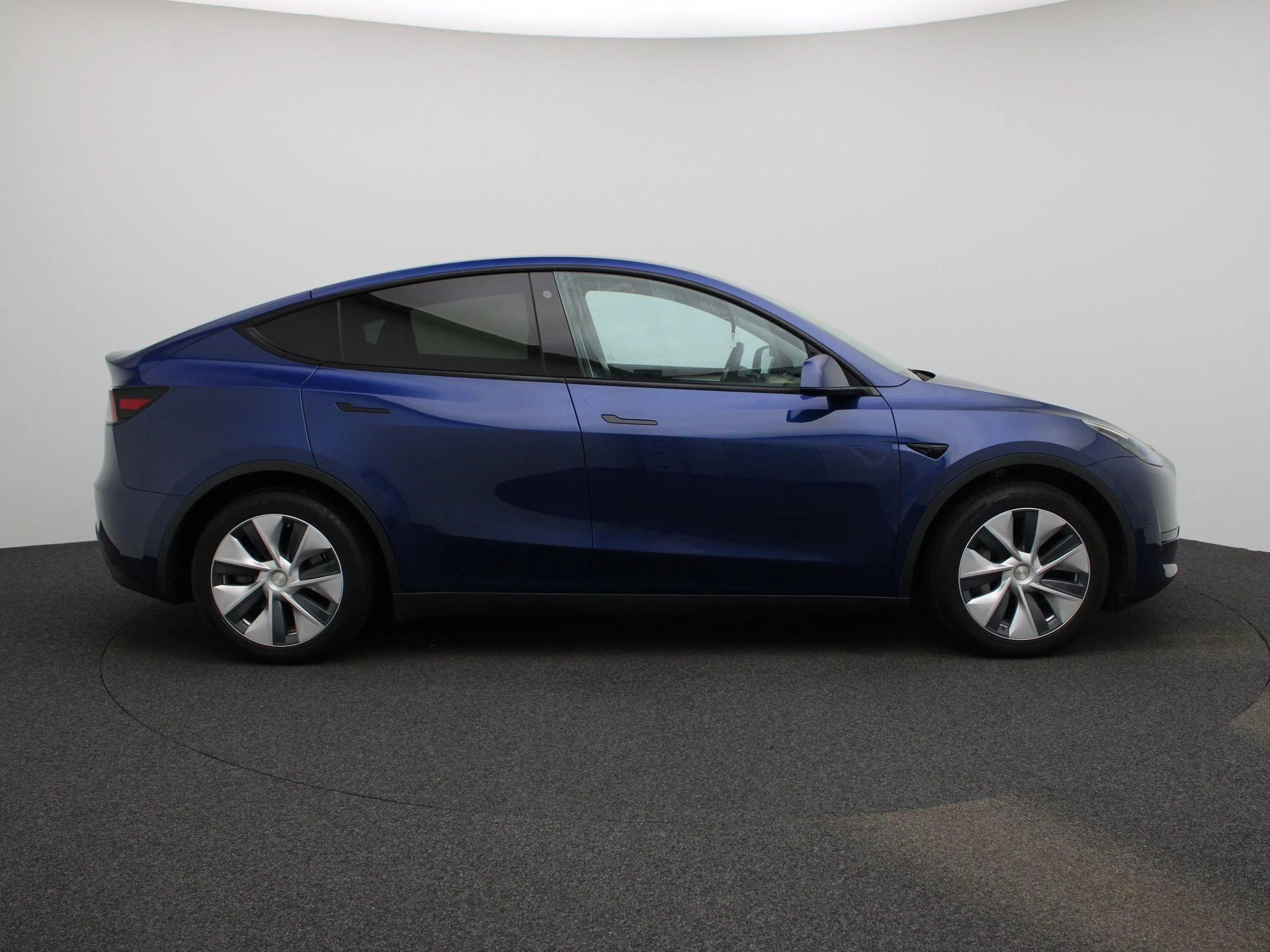 Tesla-Model Y-image-5