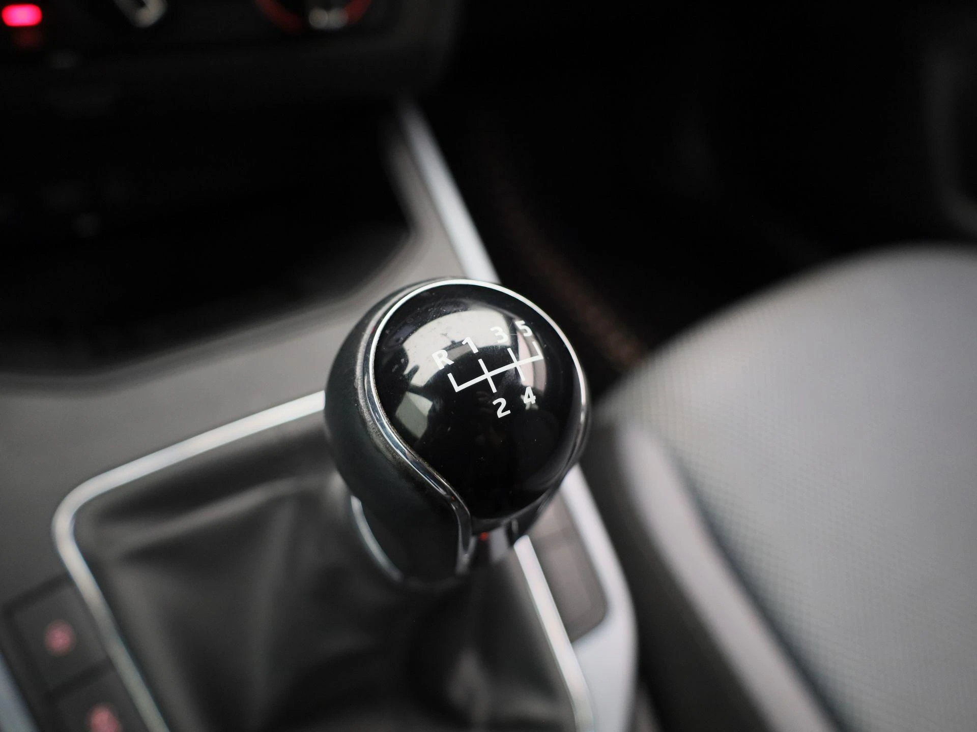SEAT-Arona-image-22