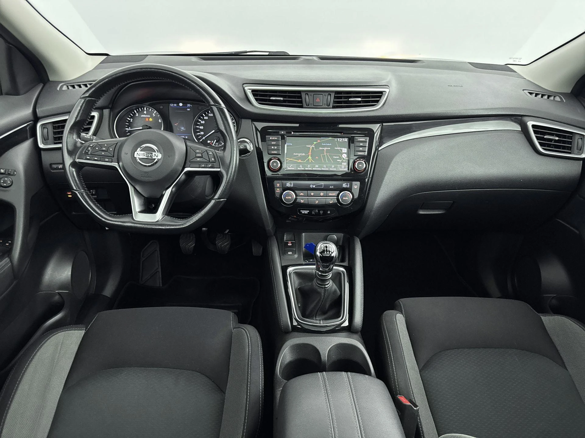 Nissan-QASHQAI-image-17