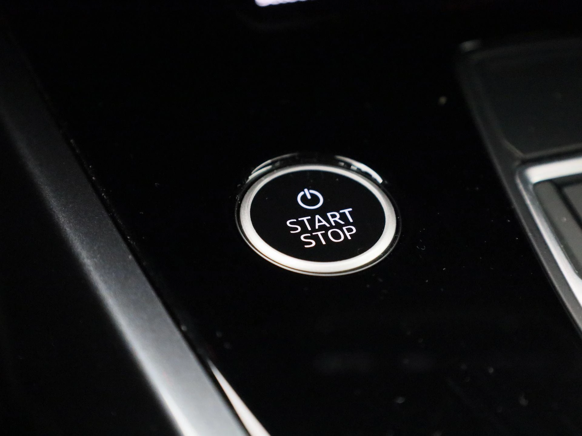 Audi-Q4 e-tron-image-23