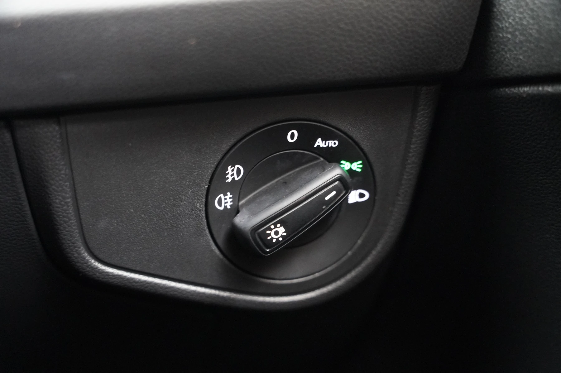 Volkswagen-Polo-image-21