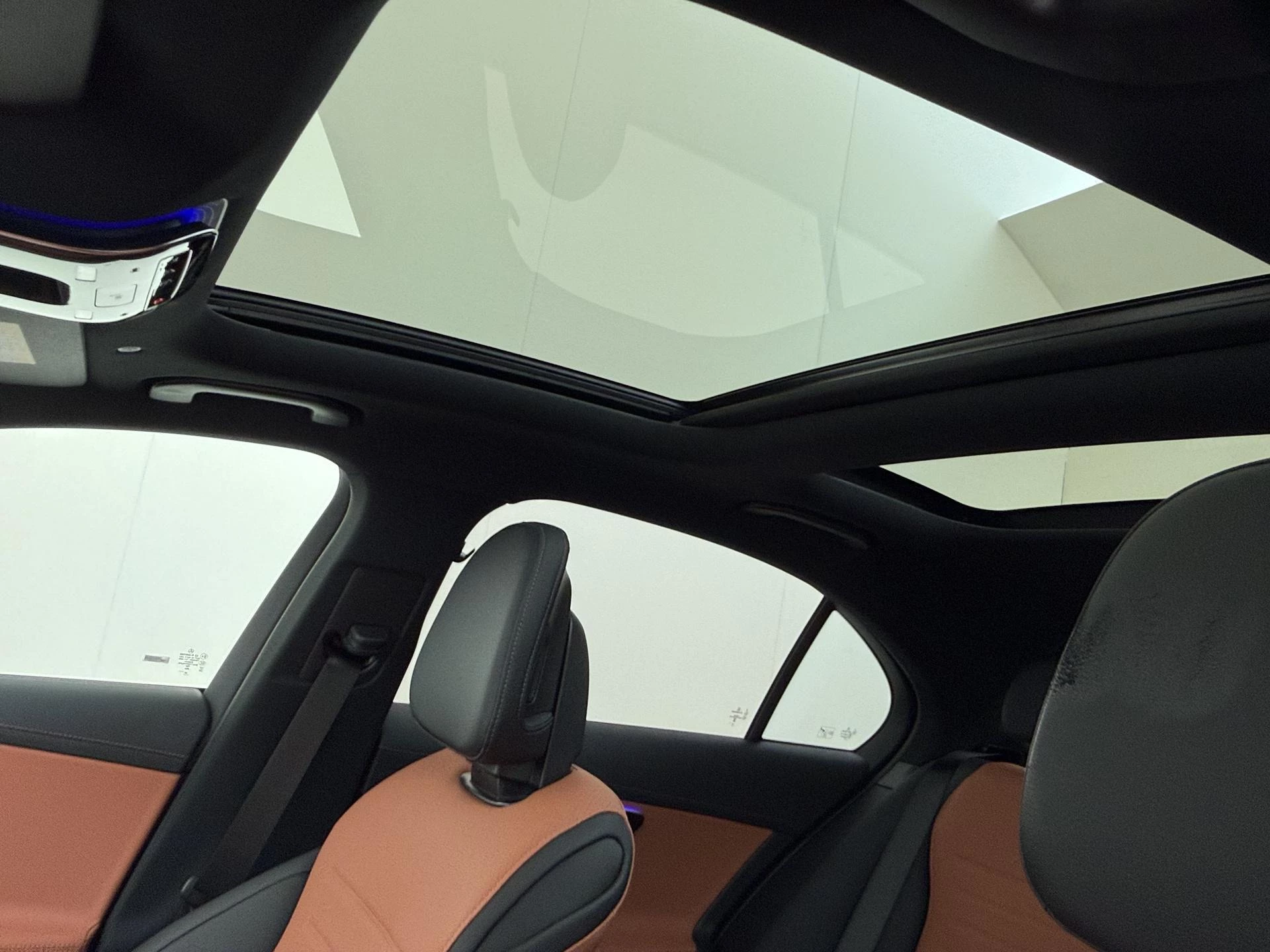 Mercedes-Benz-C-Klasse-image-27