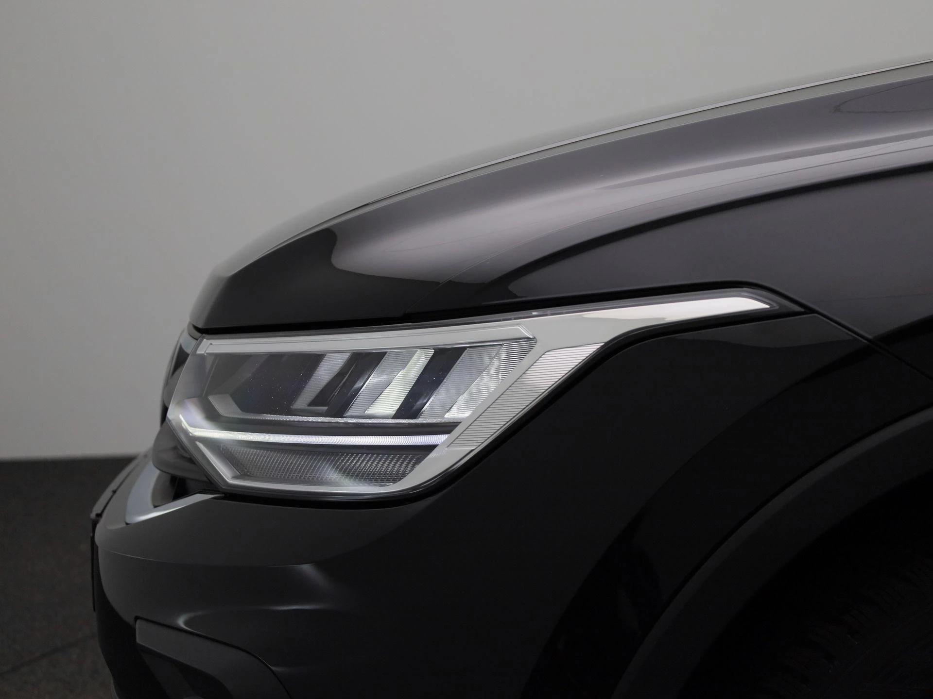 Volkswagen-Tiguan-image-15