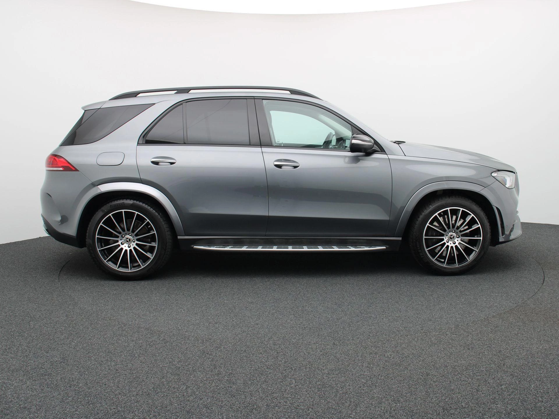 Mercedes-Benz GLE 350 e 4MATIC SUV AMG LINE + NAPPA + BURMESTER + PANORAMISCH DAK + TREKHAAK +