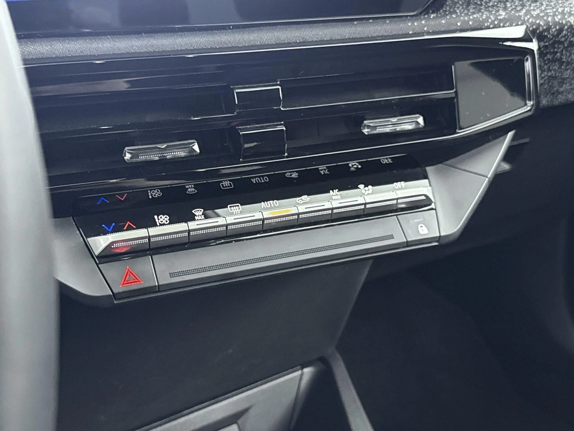 Renault-Clio-image-22