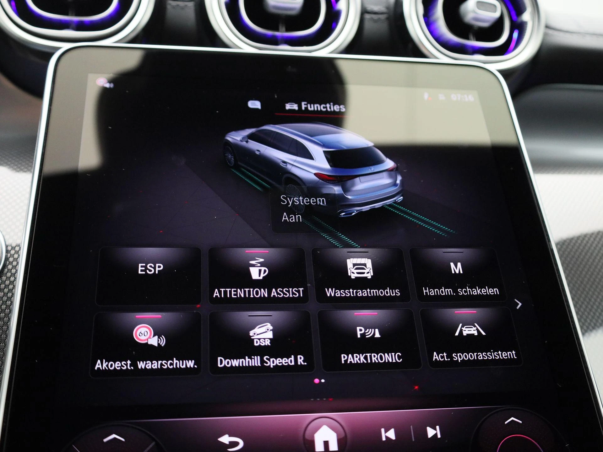 Mercedes-Benz-GLC-image-33