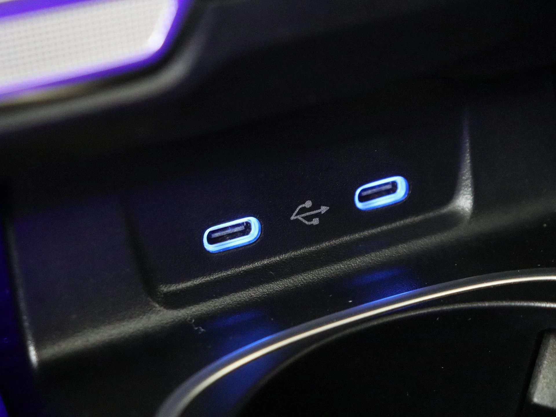 Mercedes-Benz-S-Klasse-image-21