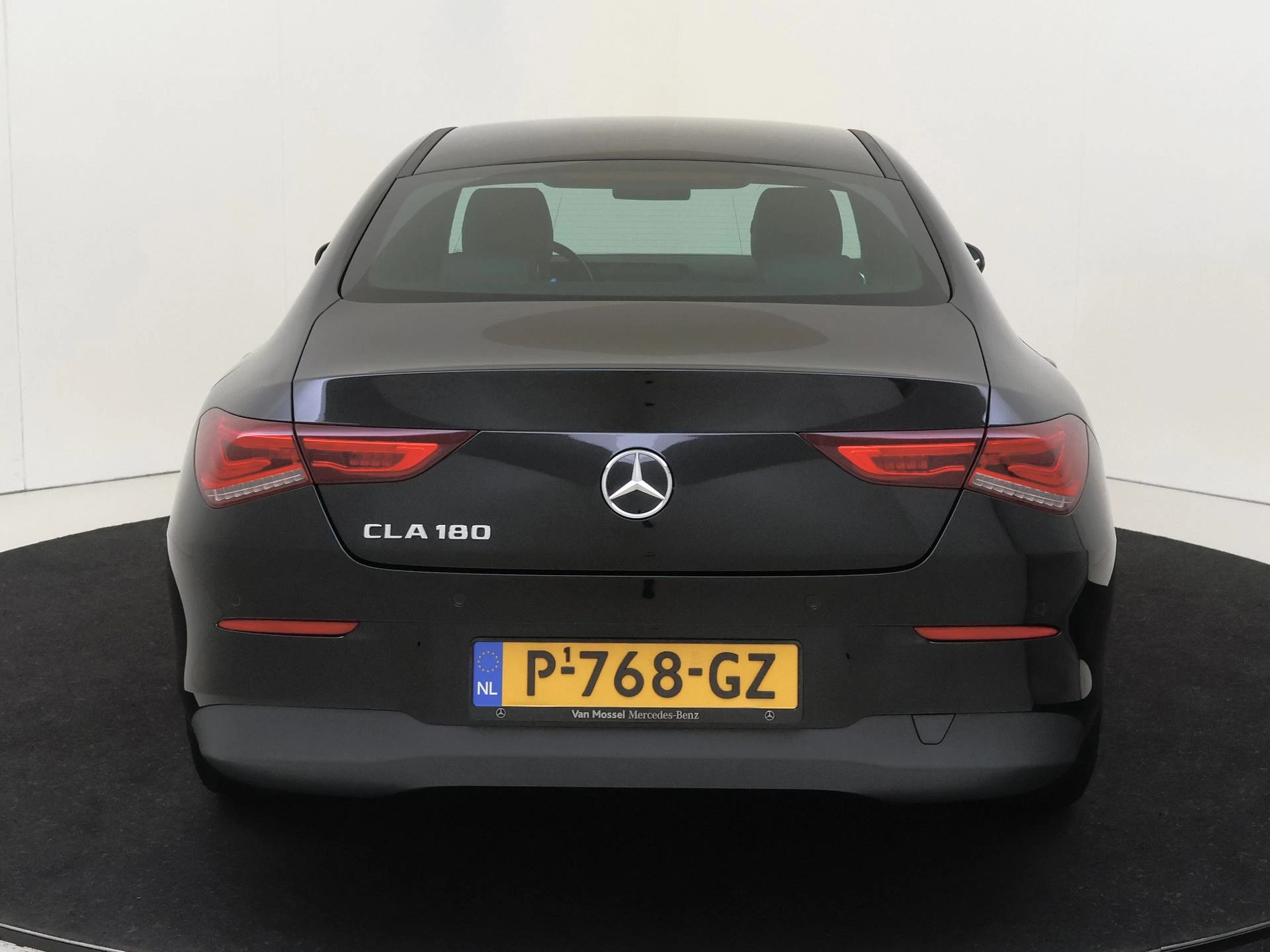 Mercedes-Benz-CLA-image-7