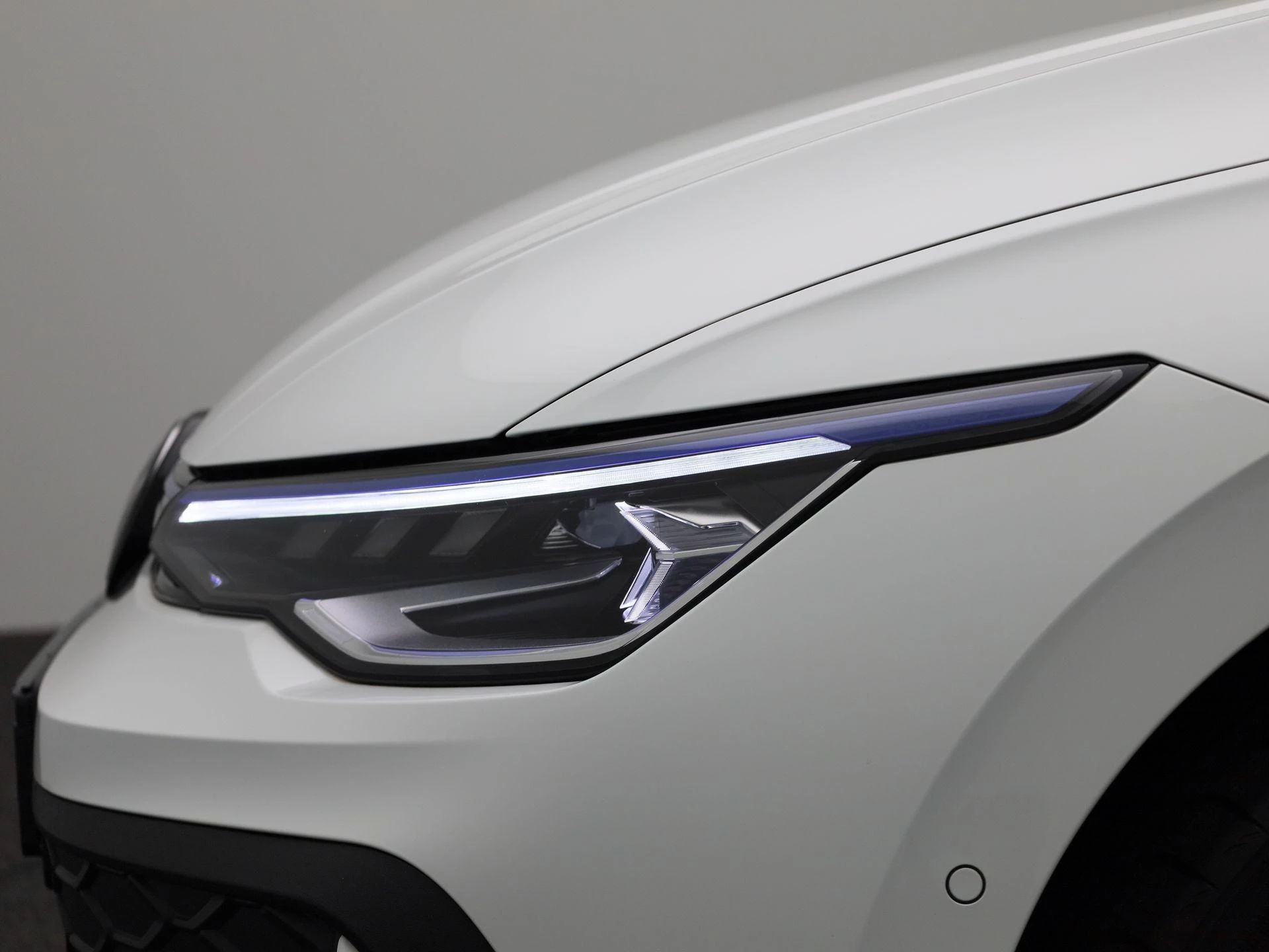 Volkswagen-Golf-image-14