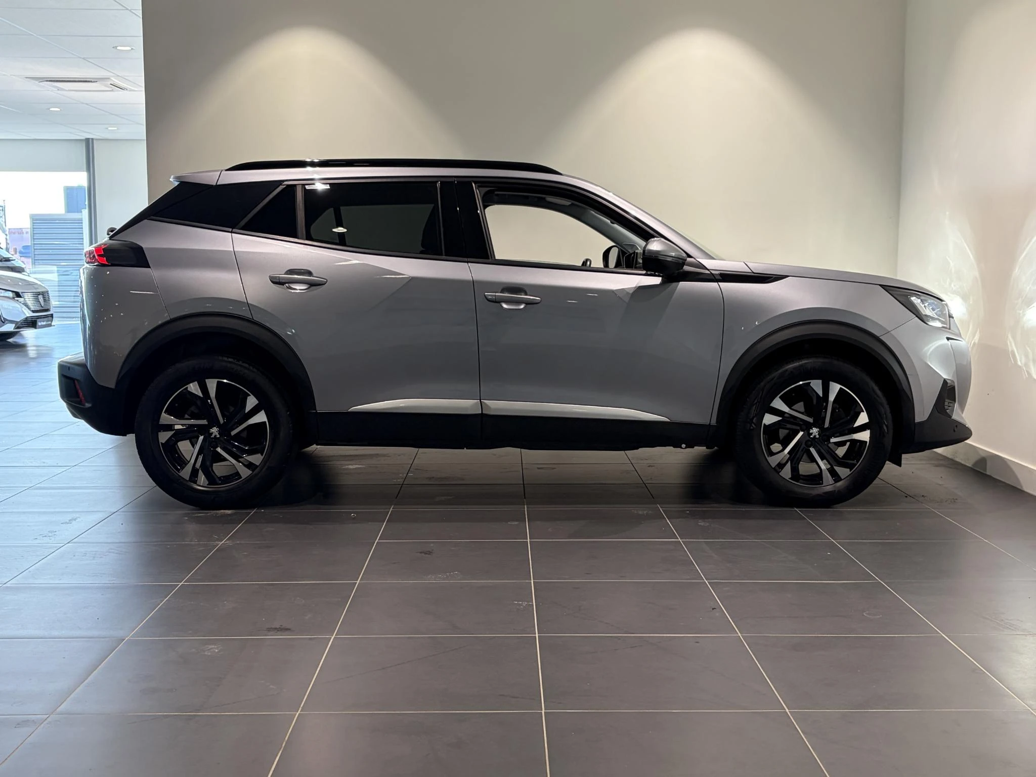 Peugeot 2008 1.2 PureTech Blue Lease Allure