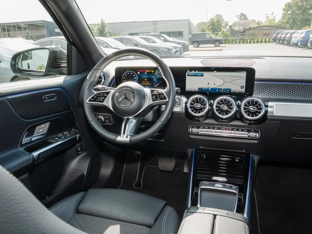 Mercedes-Benz-GLB 200 d-image-9