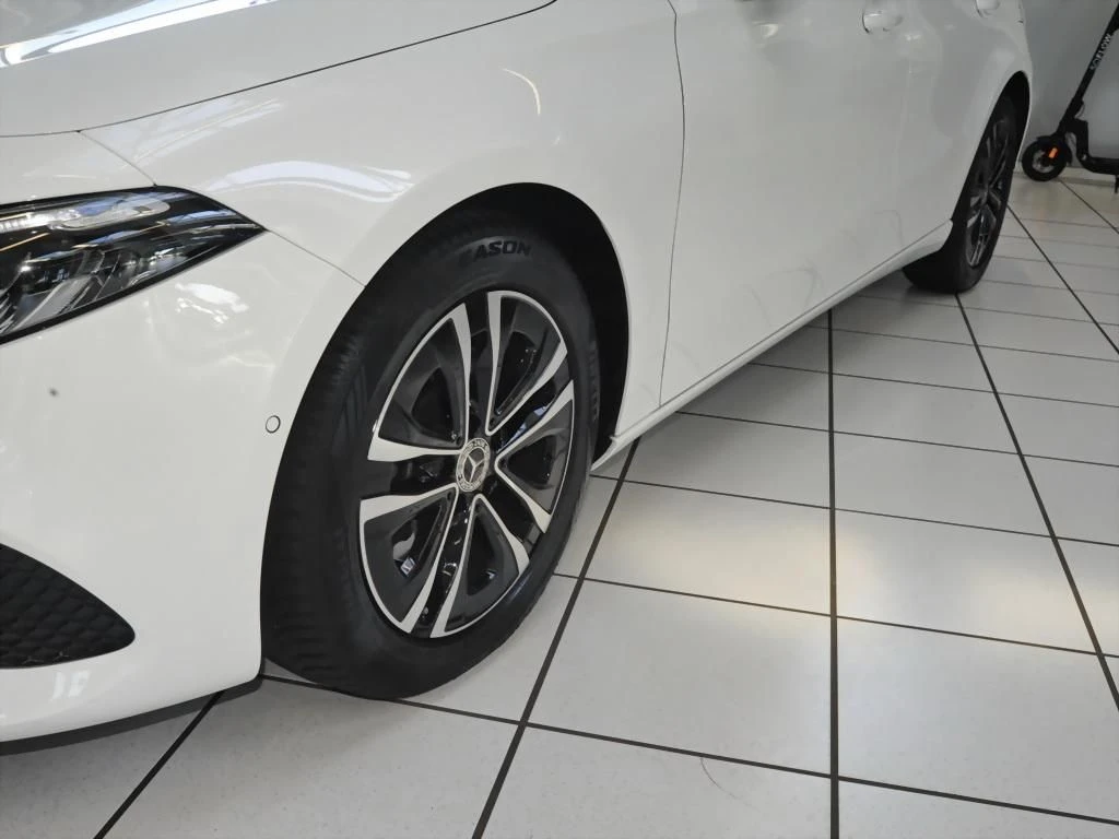 Mercedes-Benz-A-Klasse 200 d-image-6