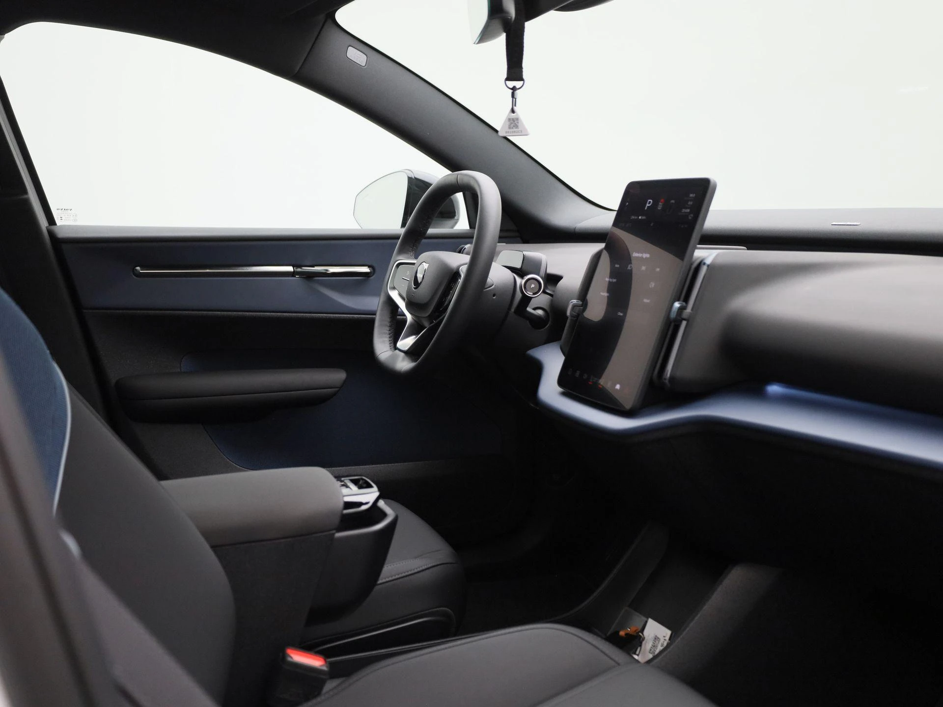 Volvo-EX30-image-31