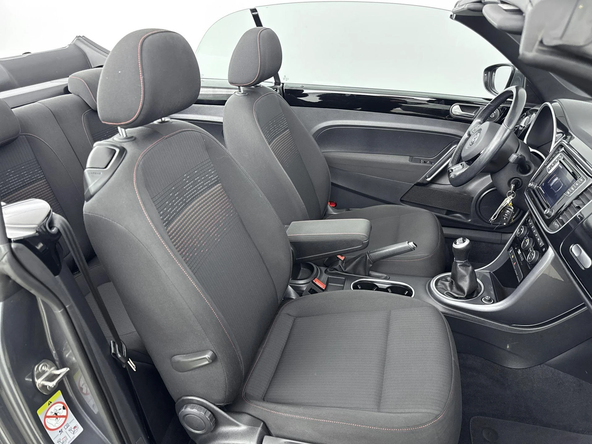 Volkswagen-Beetle-image-24