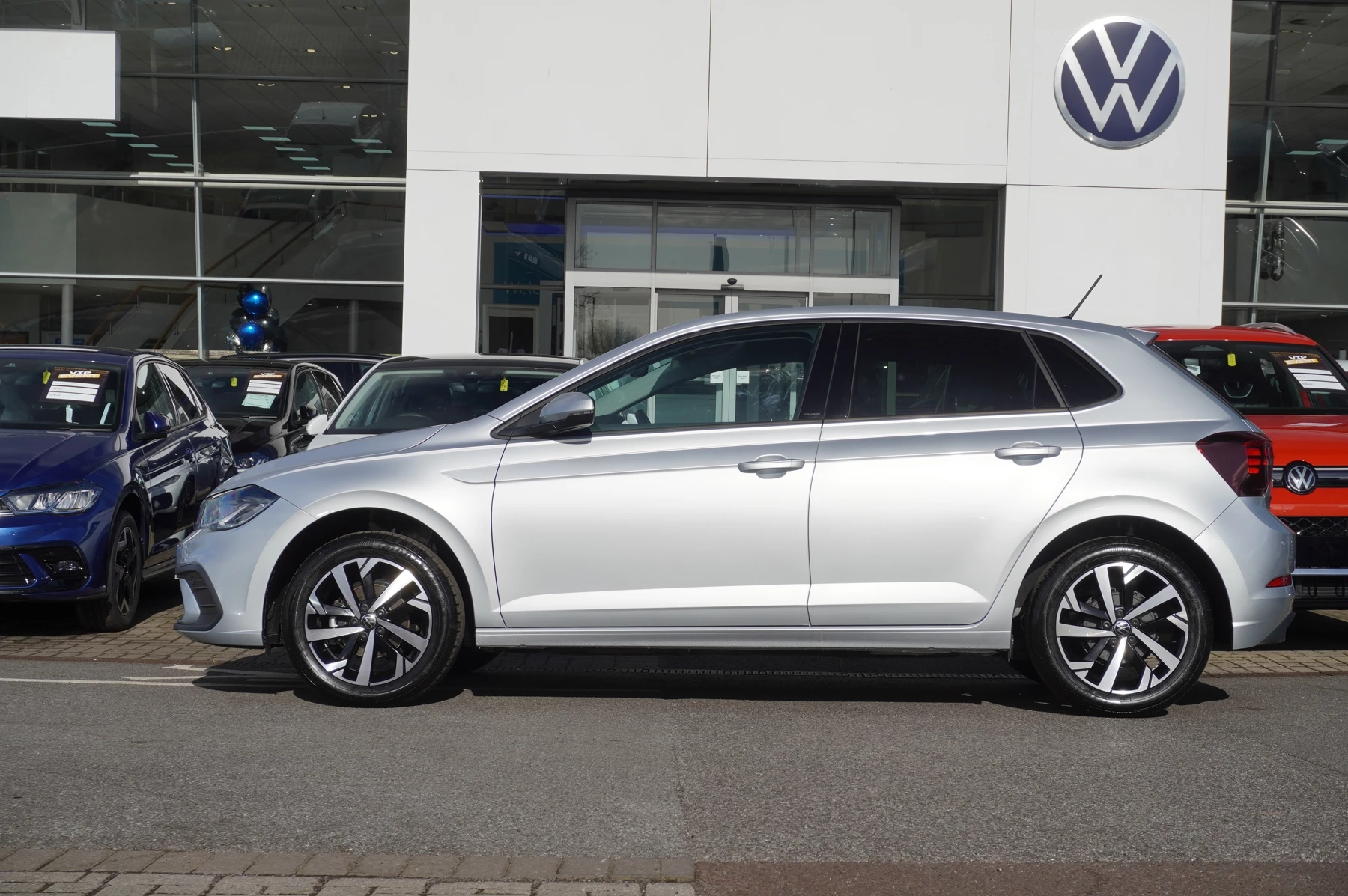 Volkswagen-Polo-image-13