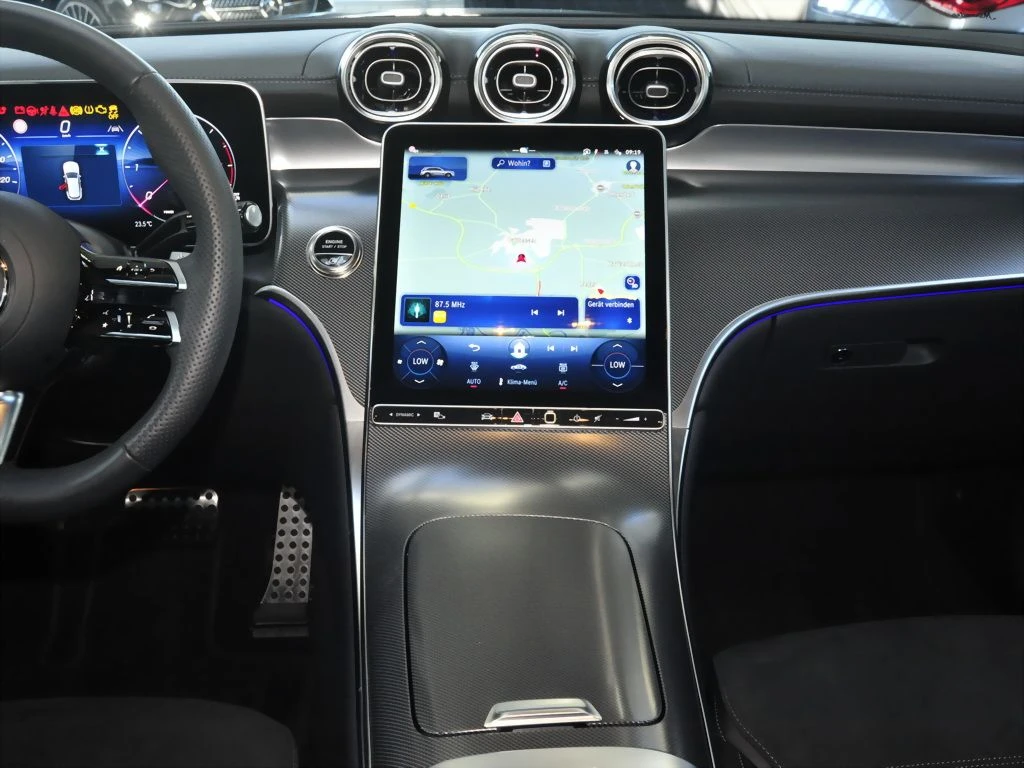 Mercedes-Benz-GLC 220 d-image-9
