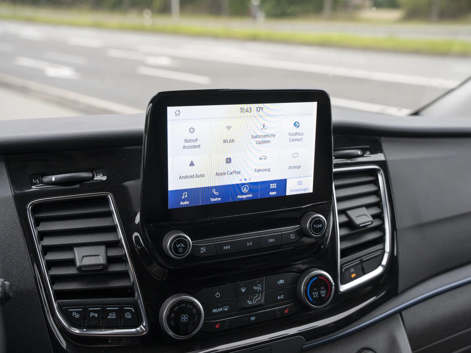 Ford-Tourneo Custom-image-11