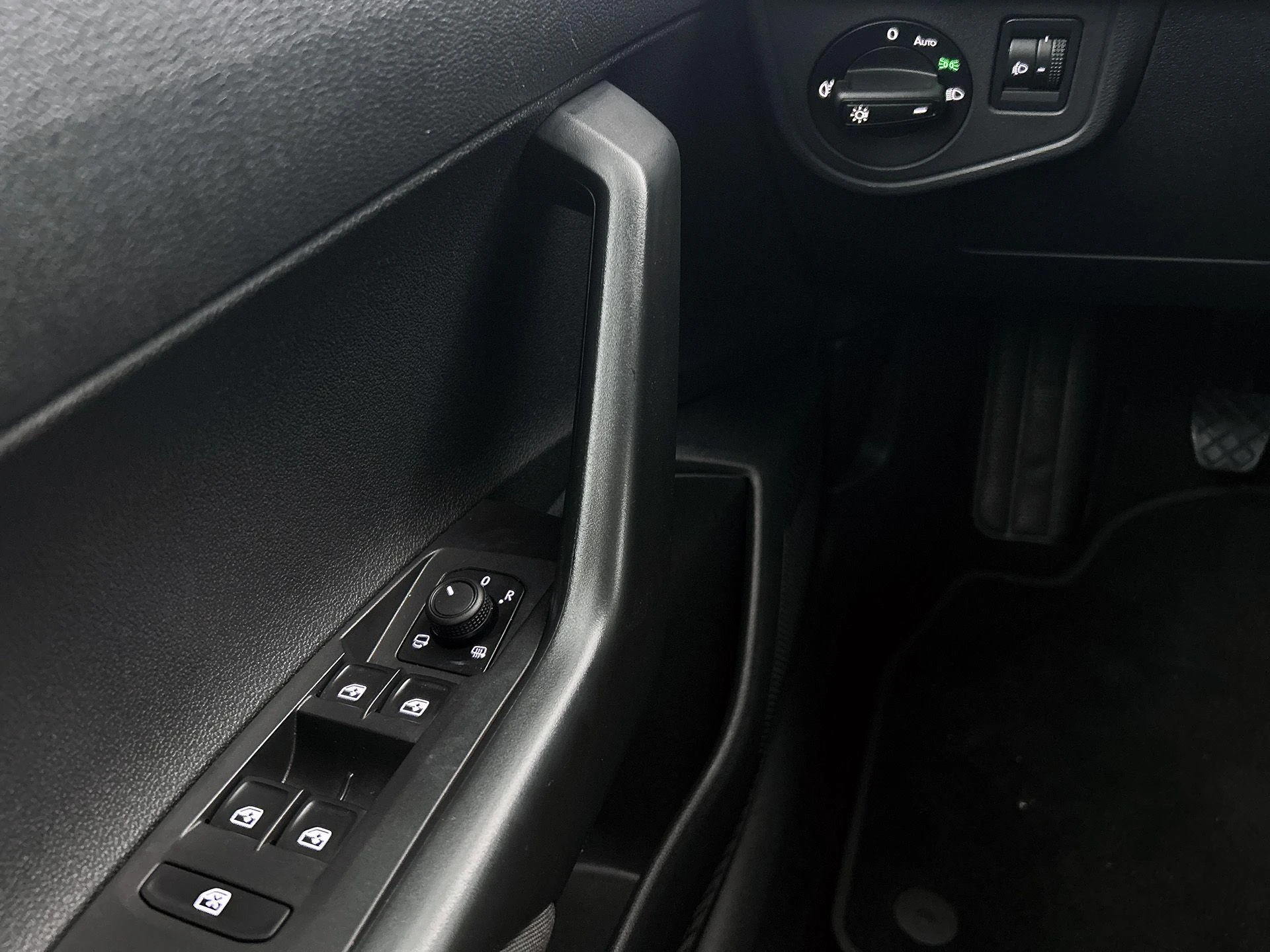 Volkswagen-Polo-image-30