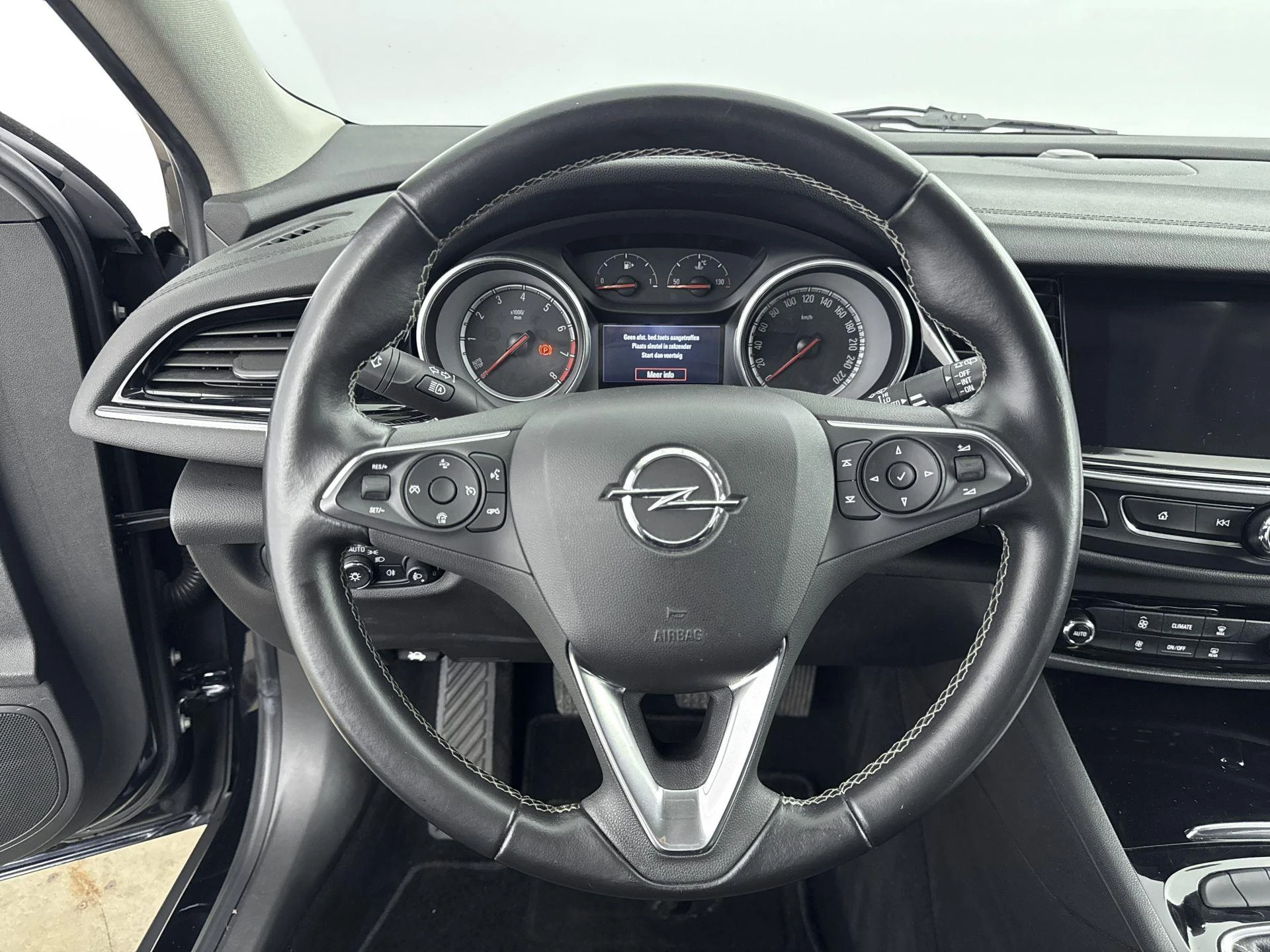 Opel-Insignia-image-24