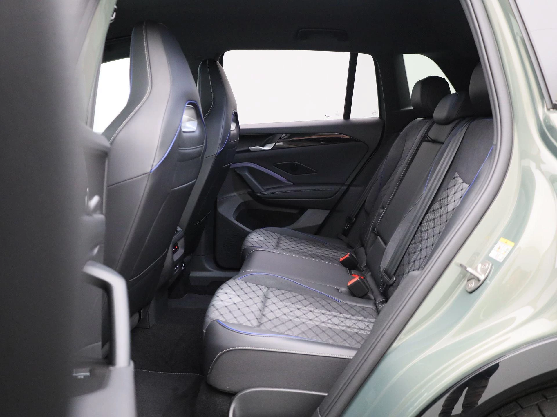 Volkswagen-Tiguan-image-11