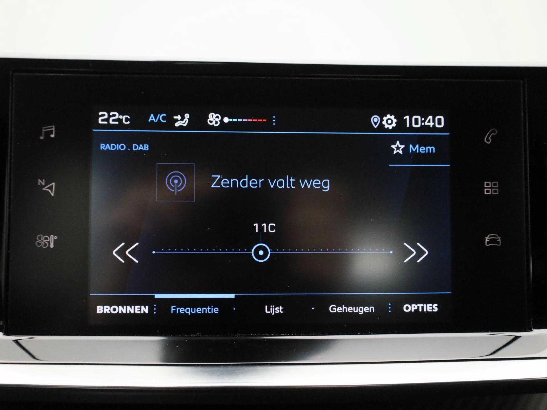 Peugeot-208-image-13