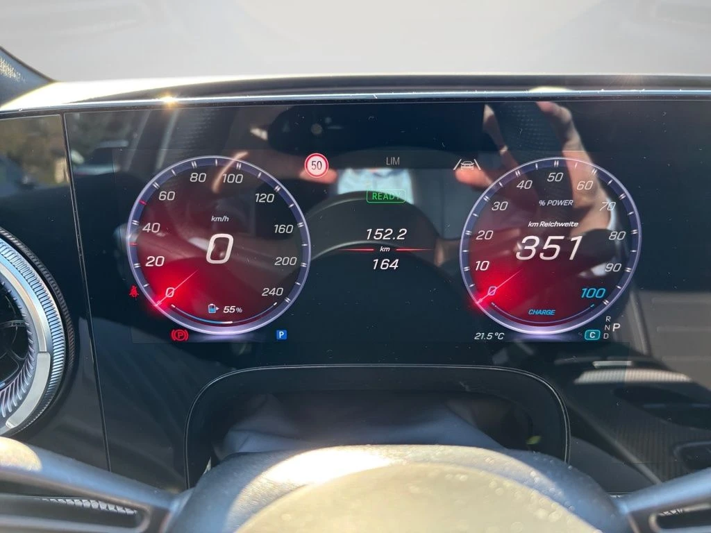 Mercedes-Benz-C-Klasse 400-image-5