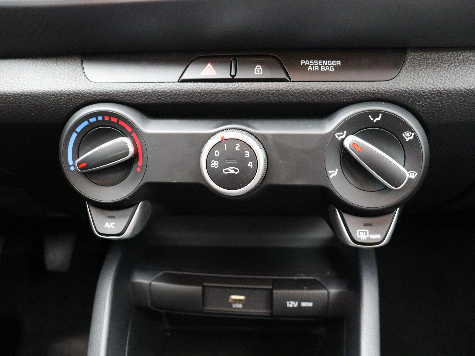 Kia-Stonic-image-9