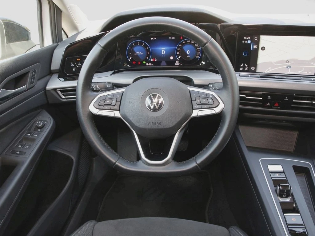 Volkswagen-Golf-image-13