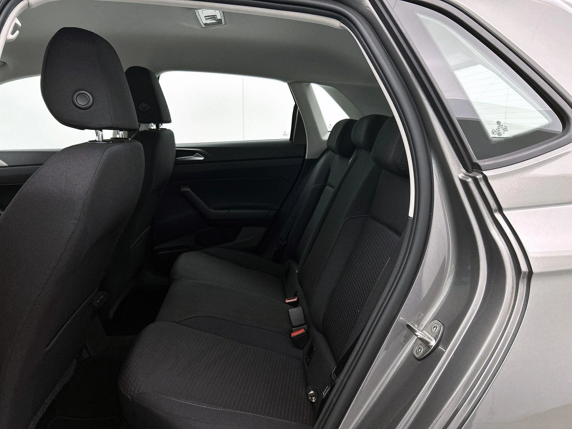 Volkswagen-Polo-image-25