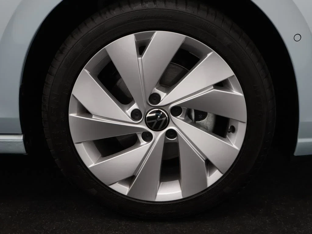Volkswagen-Golf-image-10