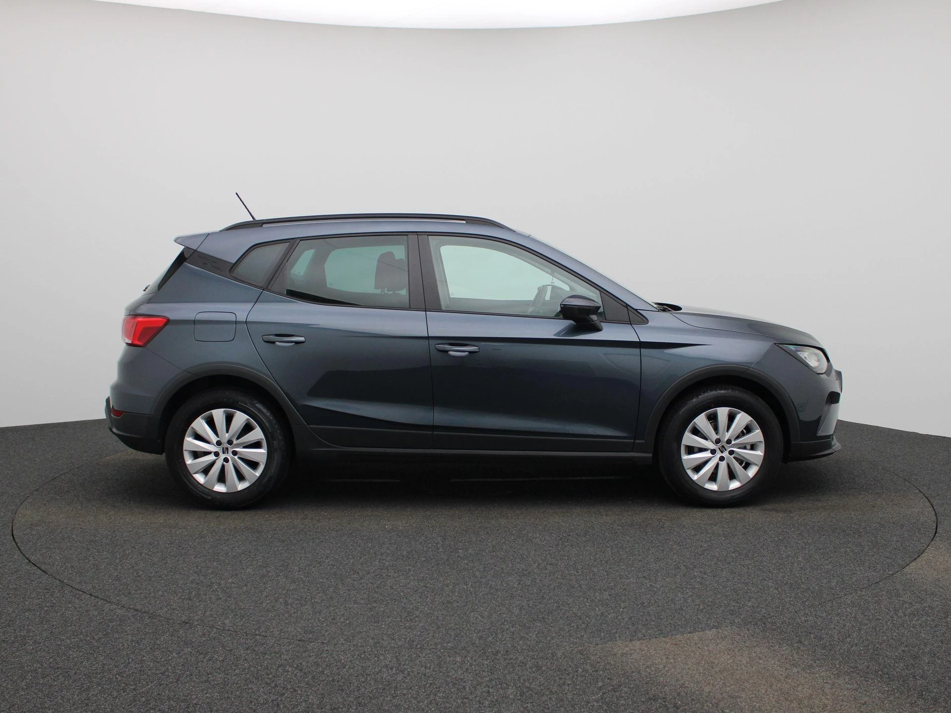SEAT-Arona-image-5