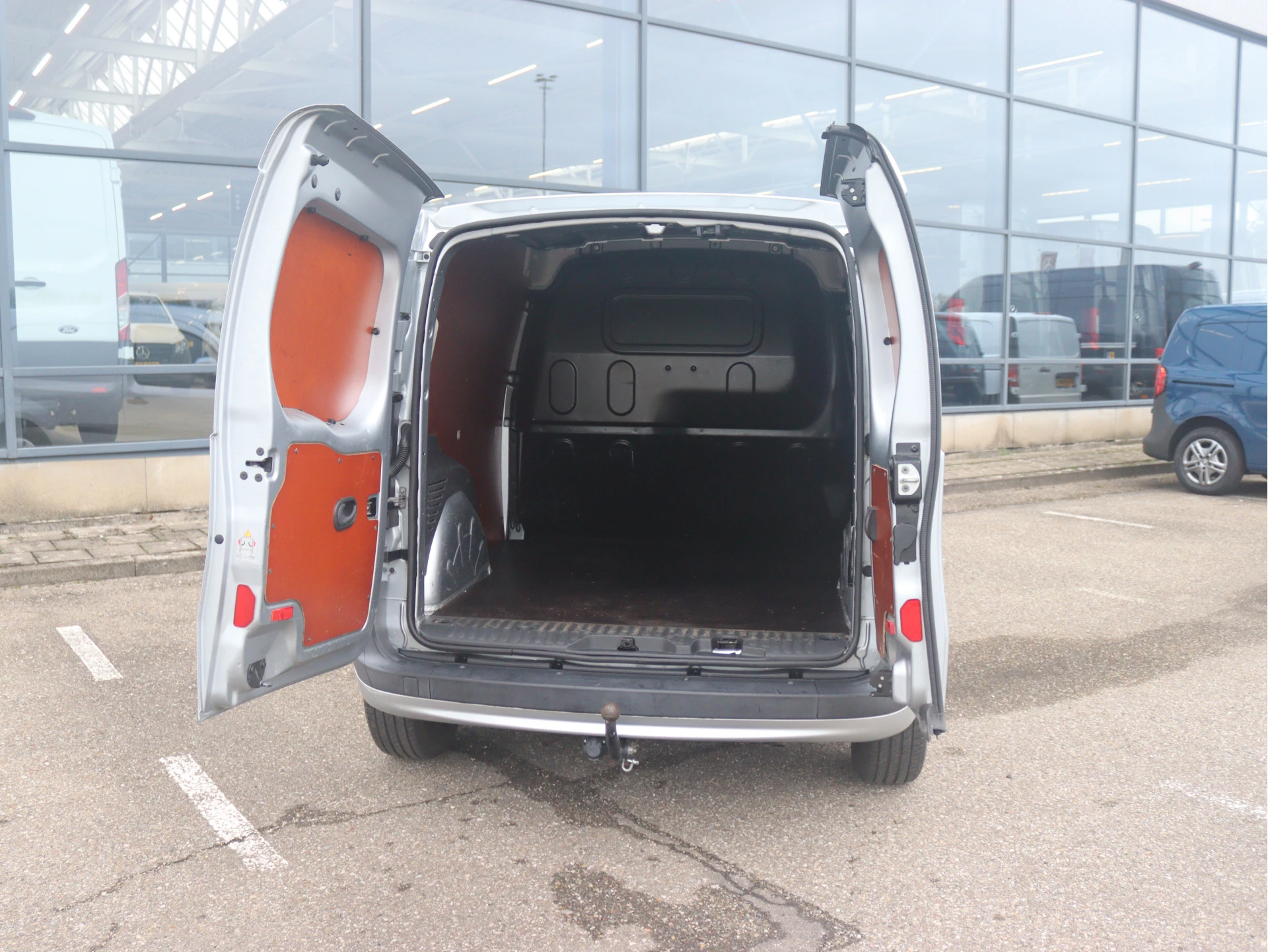Mercedes-Benz-Citan-image-2