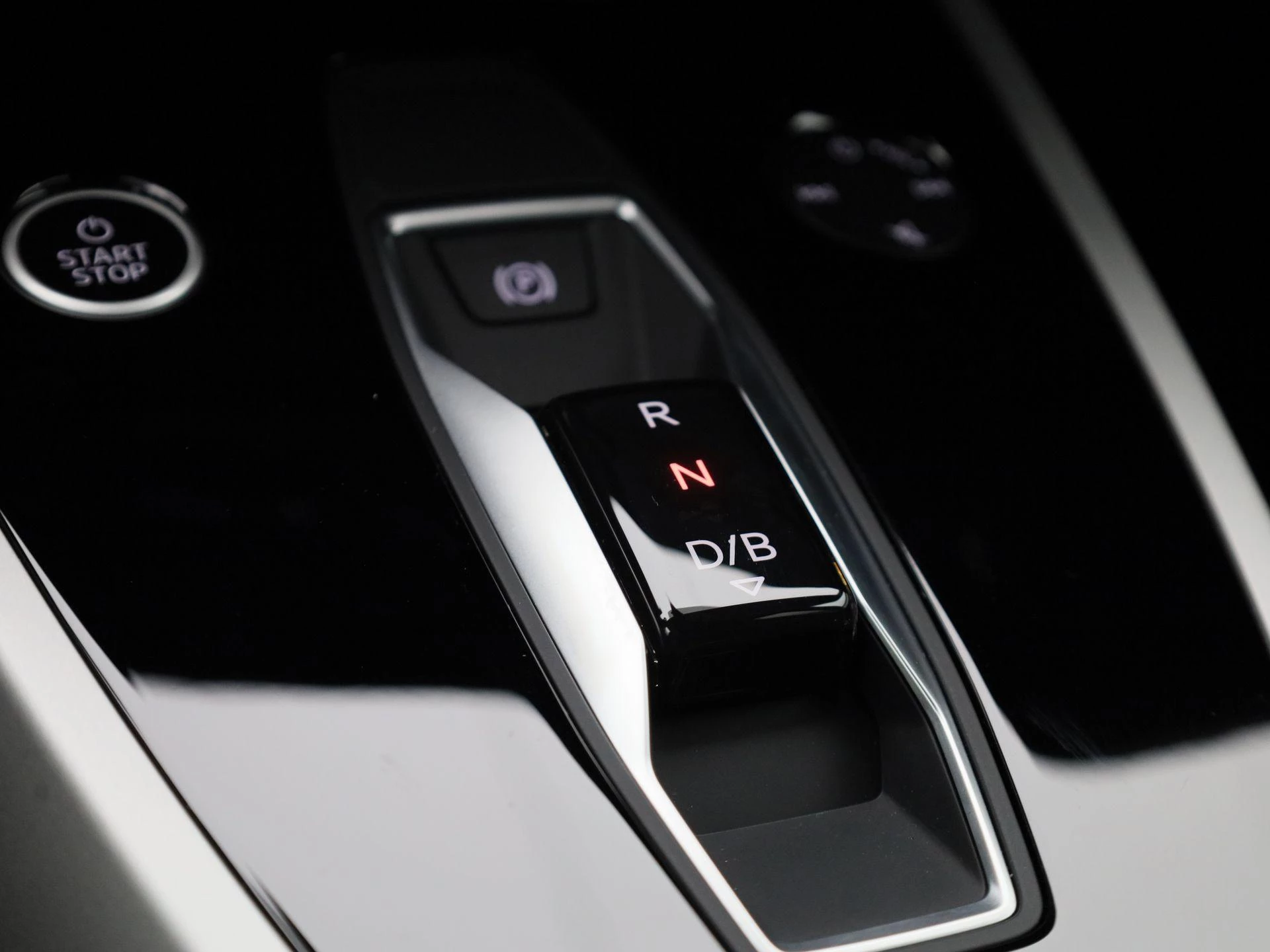 Audi-Q4 e-tron-image-18