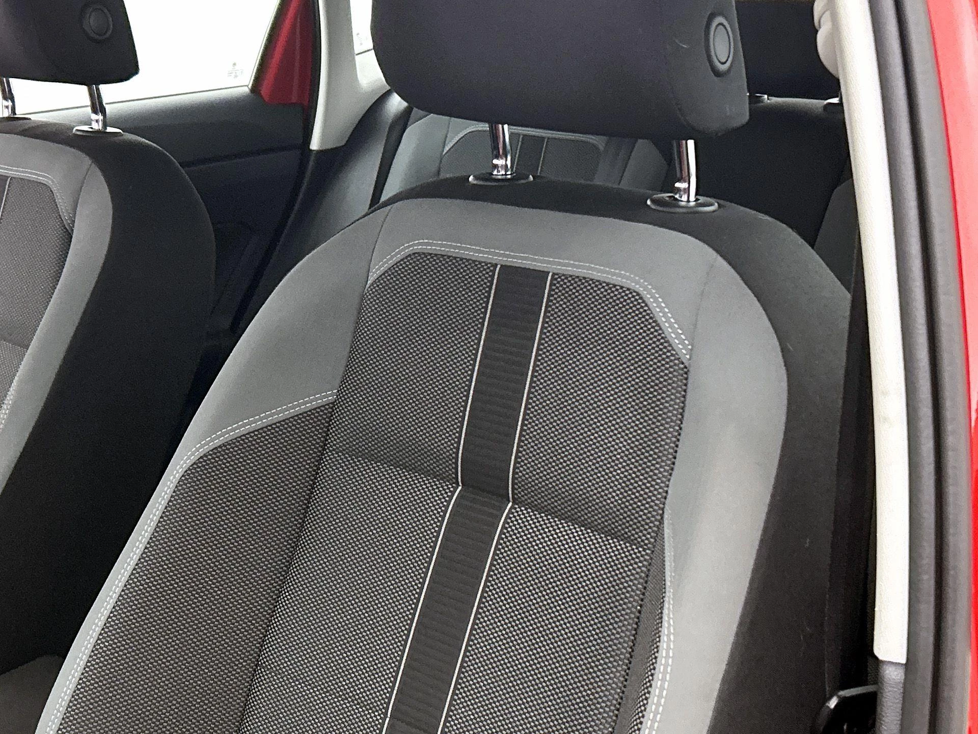 Volkswagen-Polo-image-15