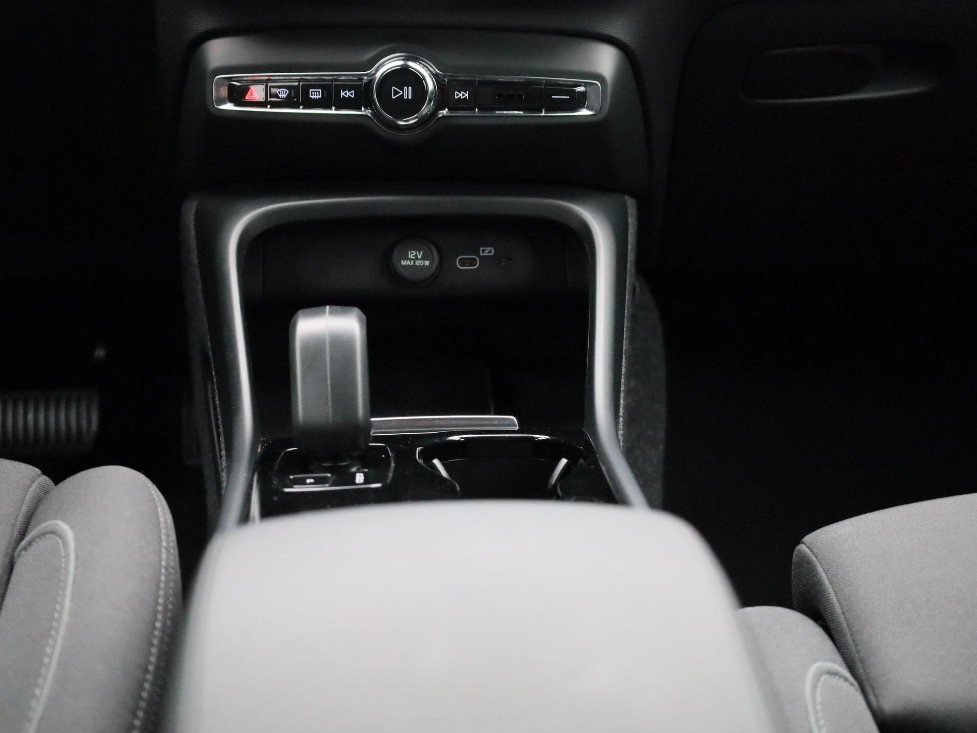 Volvo-XC40-image-9