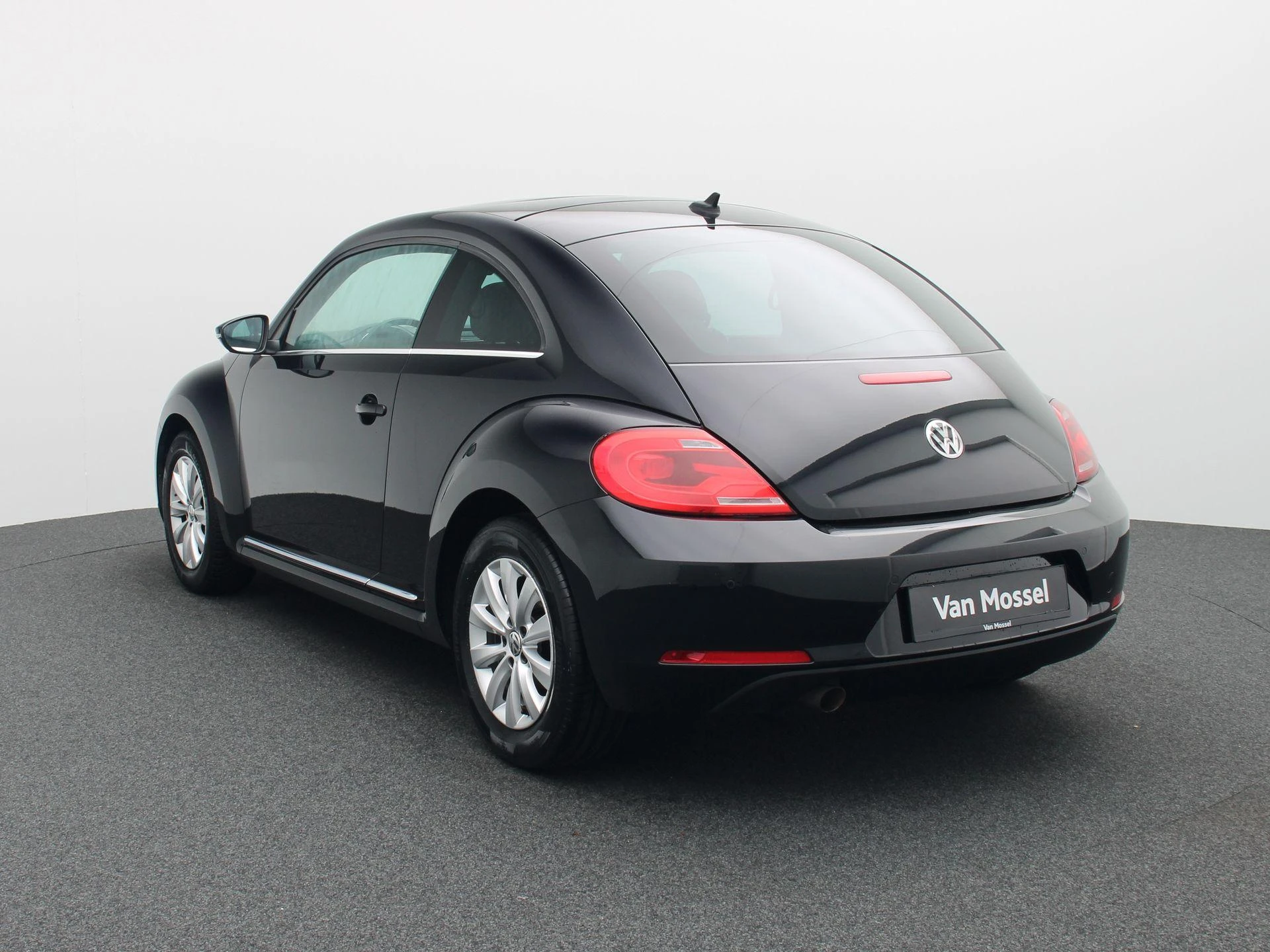 Volkswagen-Beetle-image-1