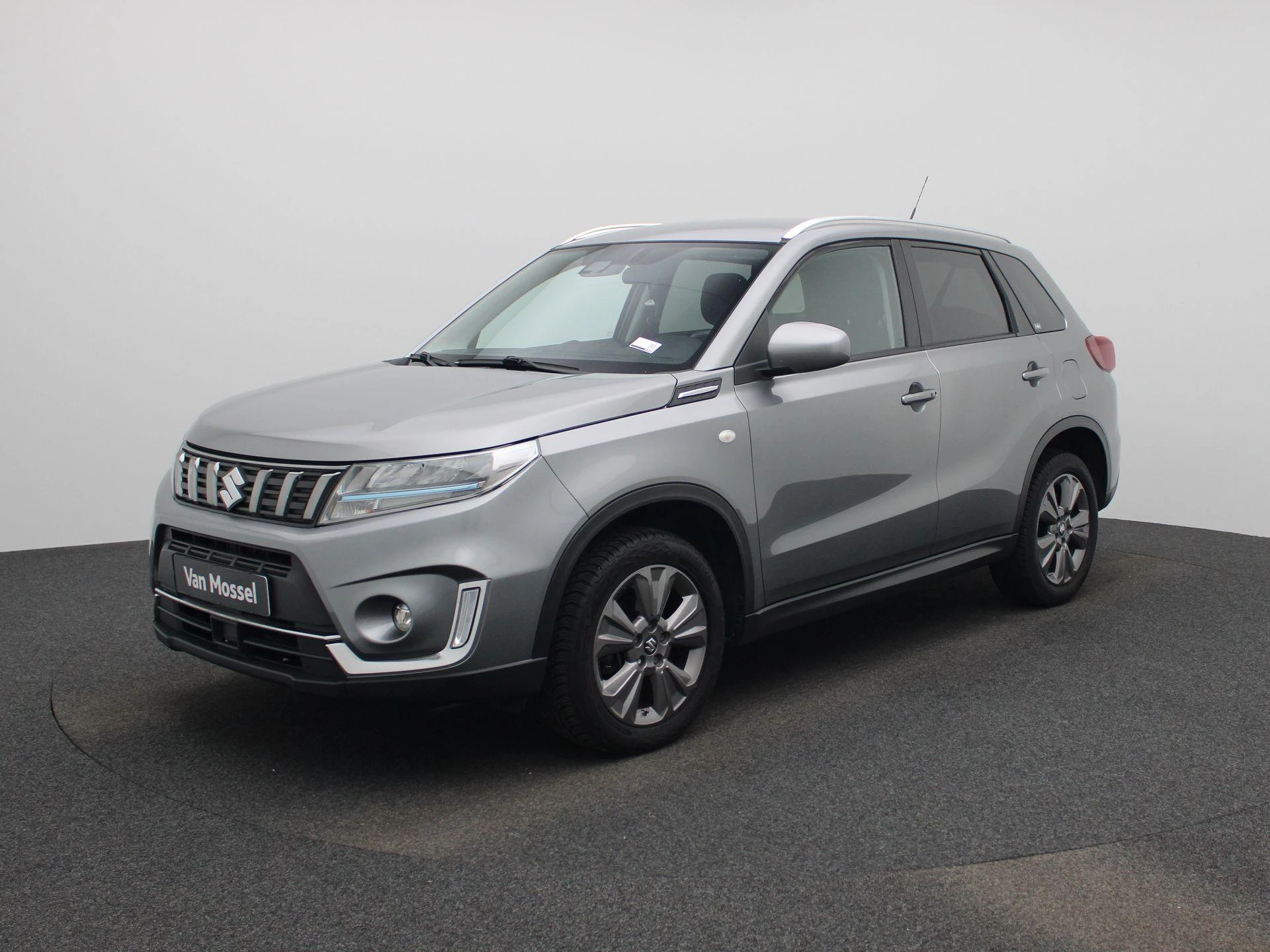 Suzuki-Grand Vitara-image-0