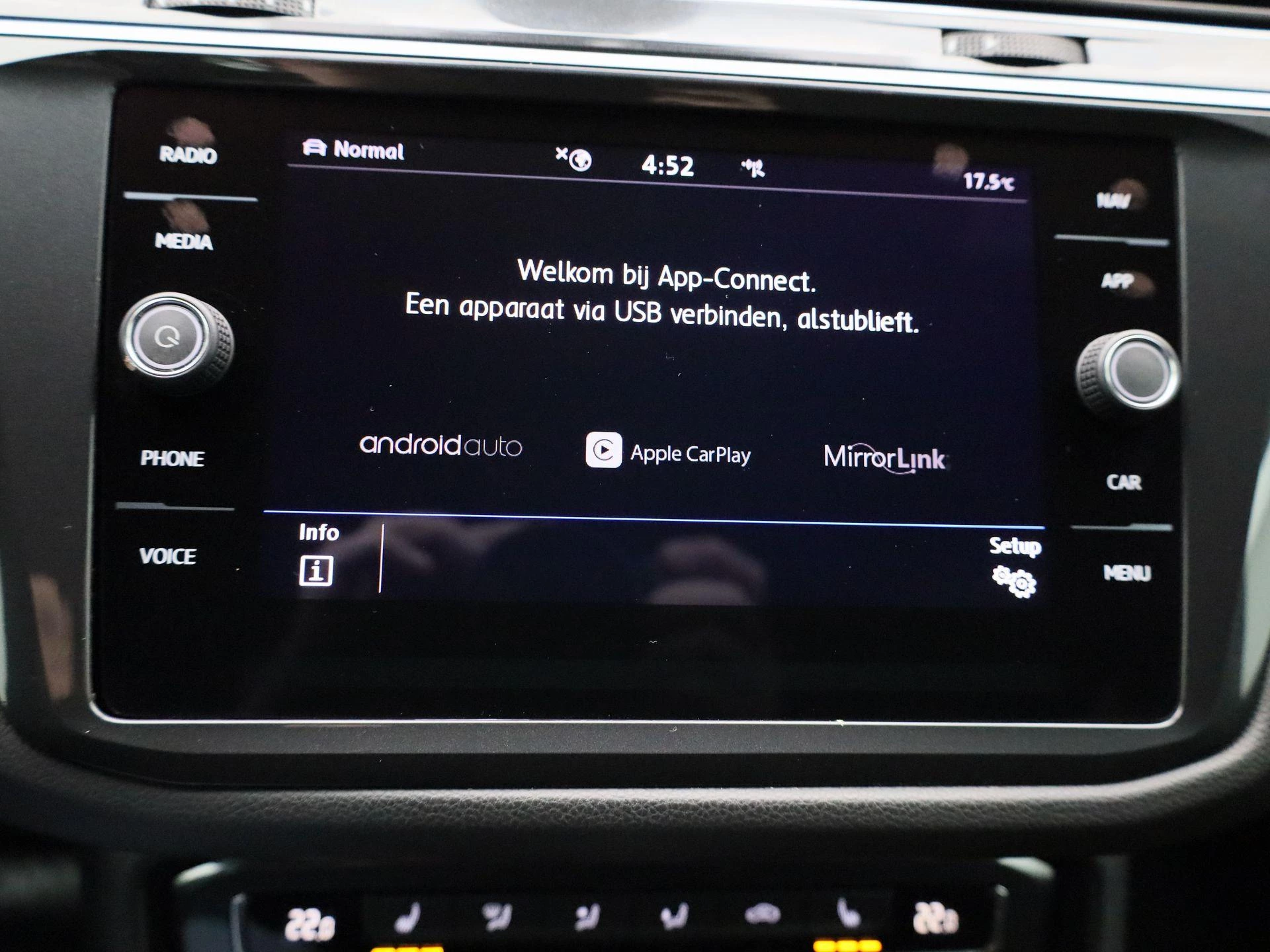 Volkswagen-Tiguan-image-23