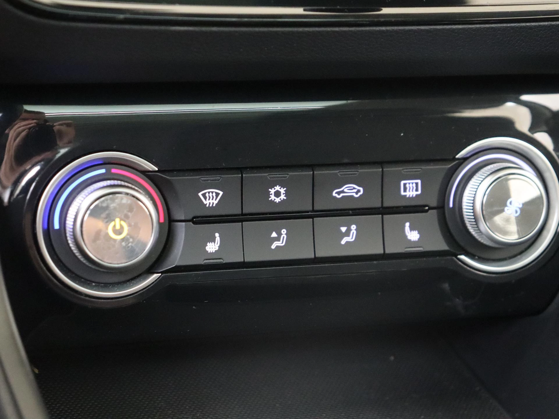 MG-ZS EV-image-19