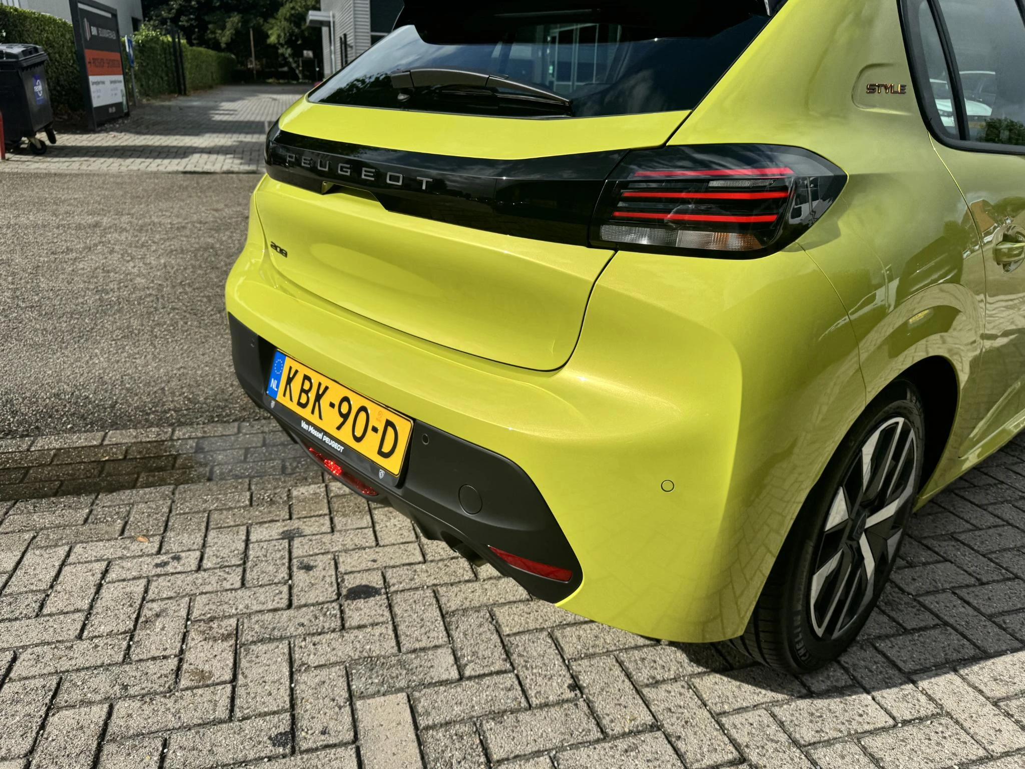 Peugeot-208-image-12
