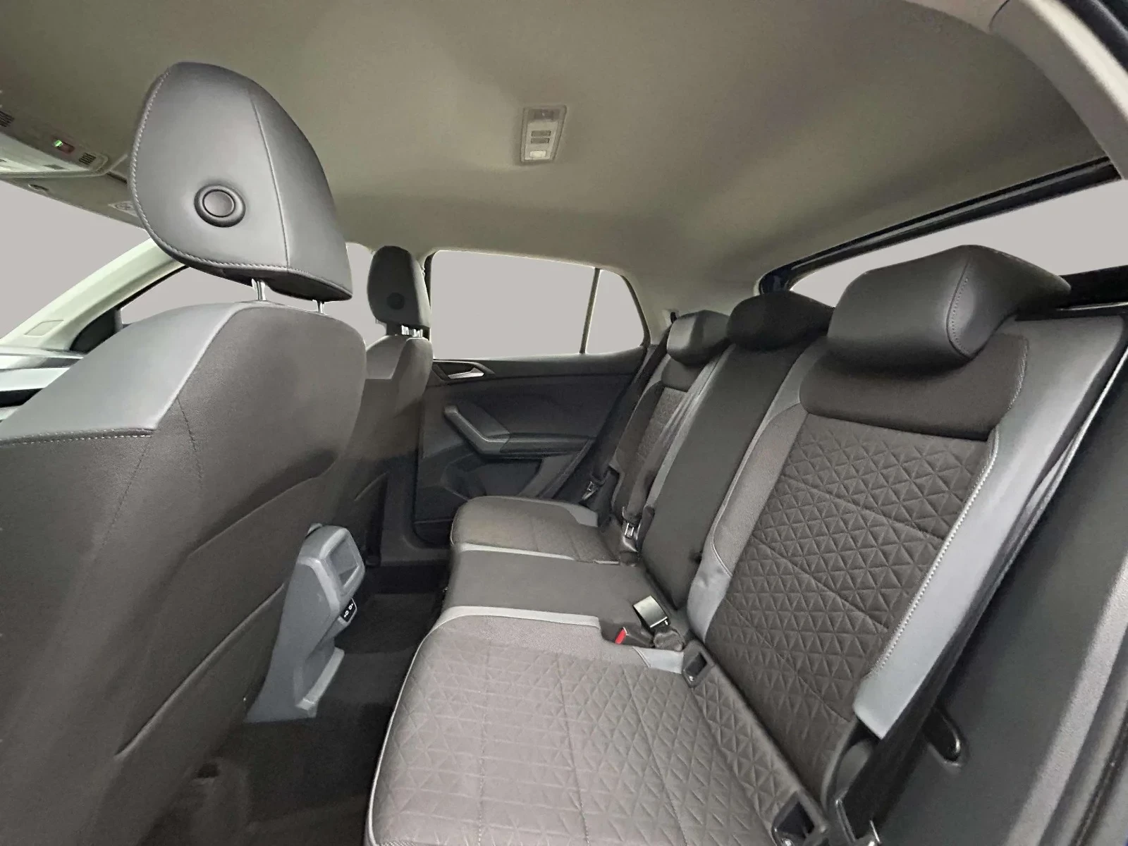 Volkswagen-T-Cross-image-13