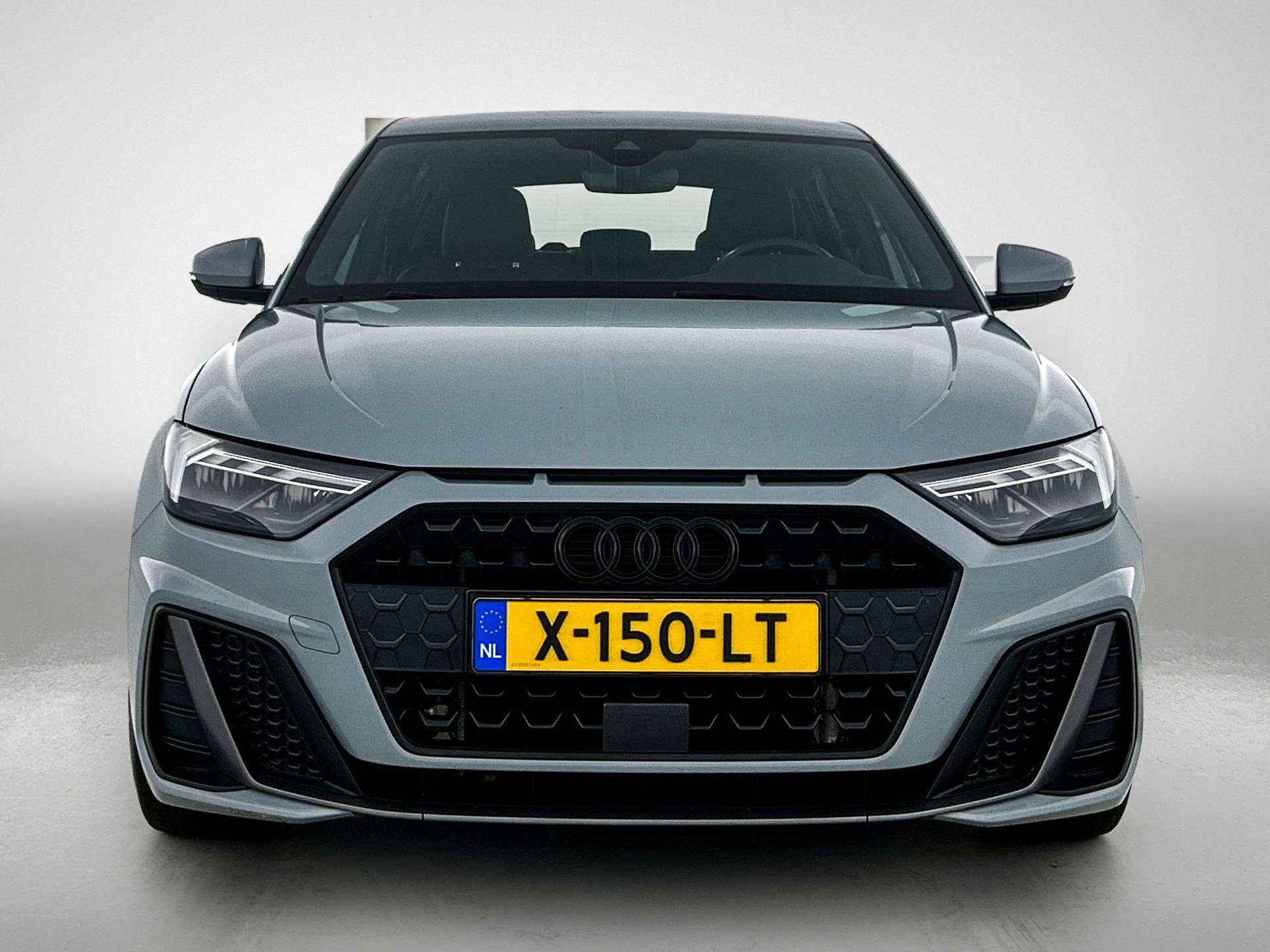 Audi-A1 Sportback-image-1