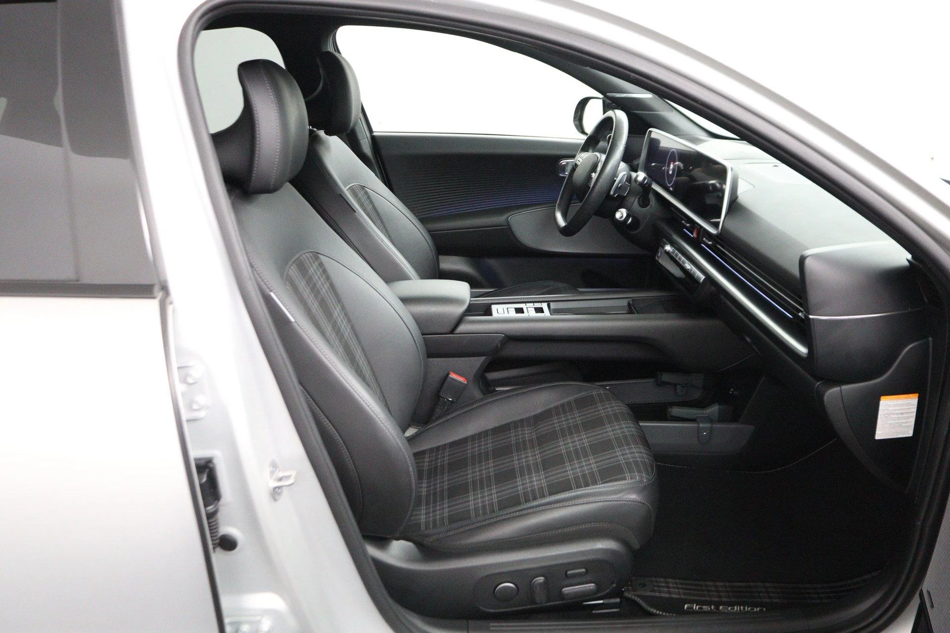 Hyundai-IONIQ 6-image-24