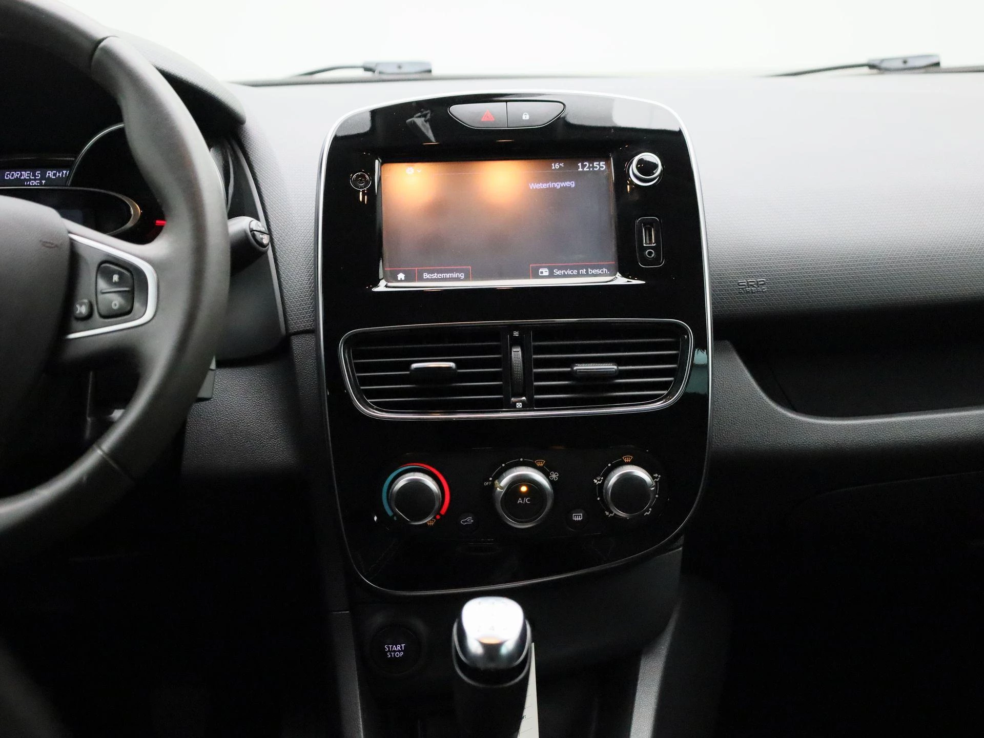 Renault-Clio-image-8