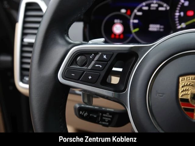 Porsche Cayenne E-Hybrid Coupe -