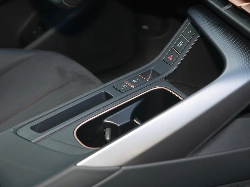 CUPRA Terramar 1.5 TSI e-Hybrid VZ AHK/Matrix/Navi