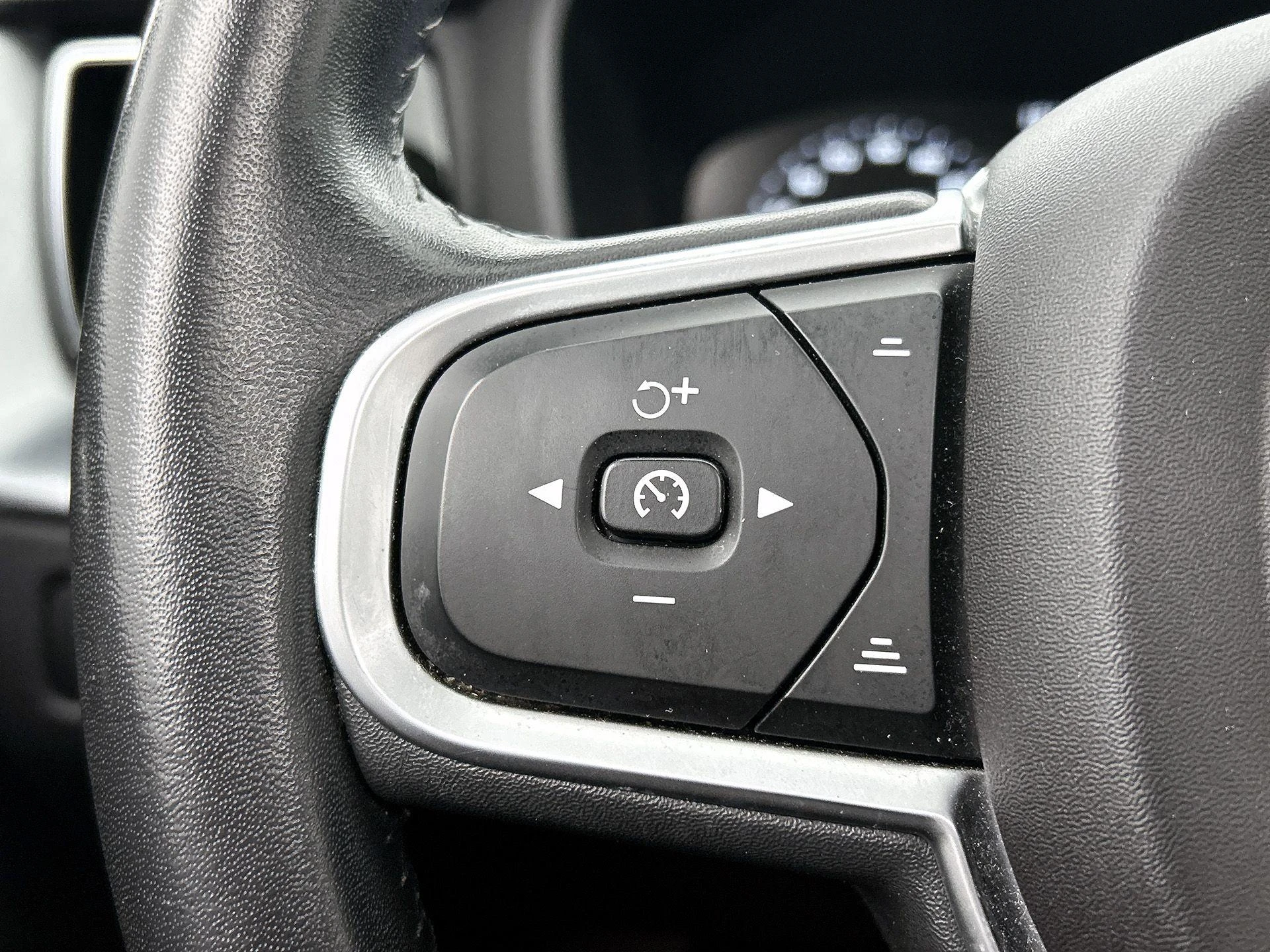 Volvo-XC60-image-5