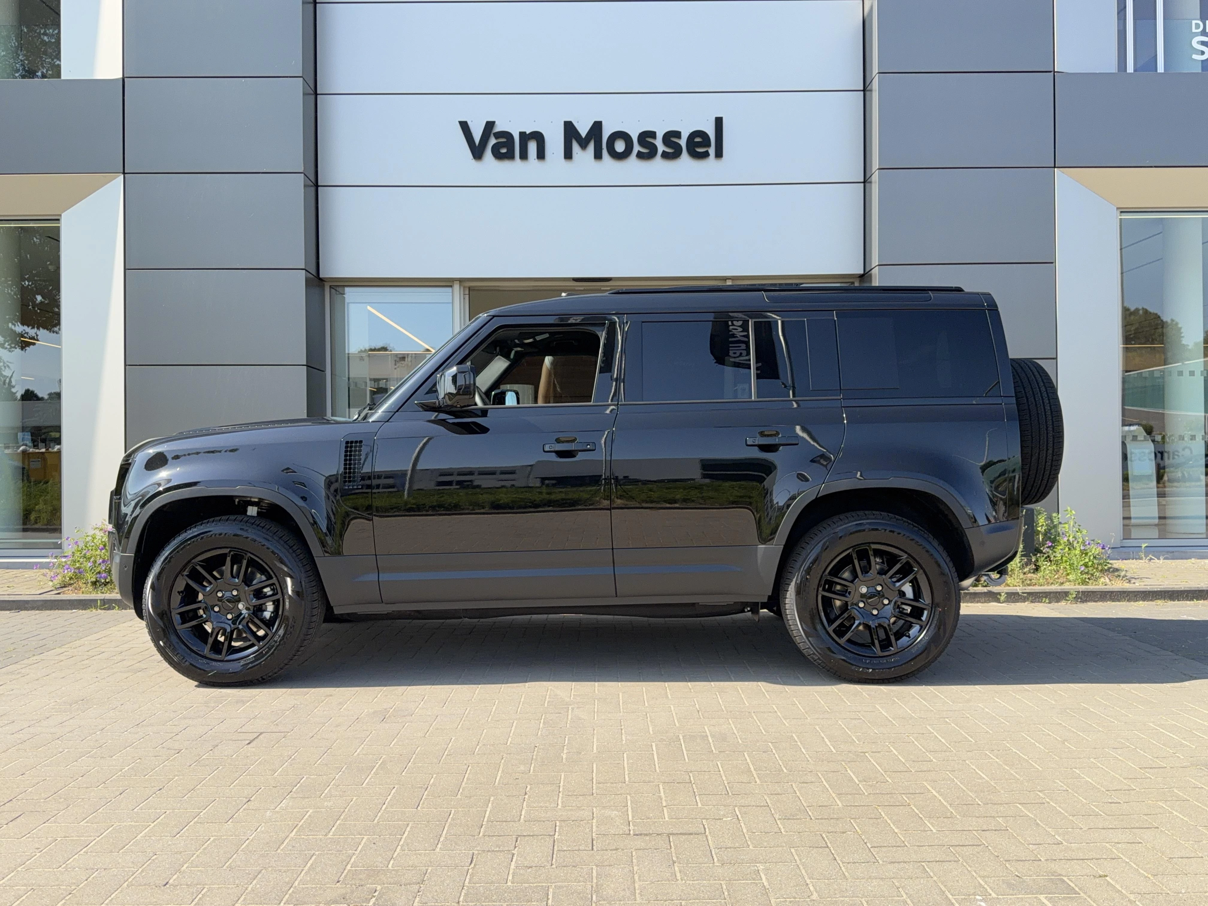 Land Rover Defender 110 D250 S AWD Auto. 26MY