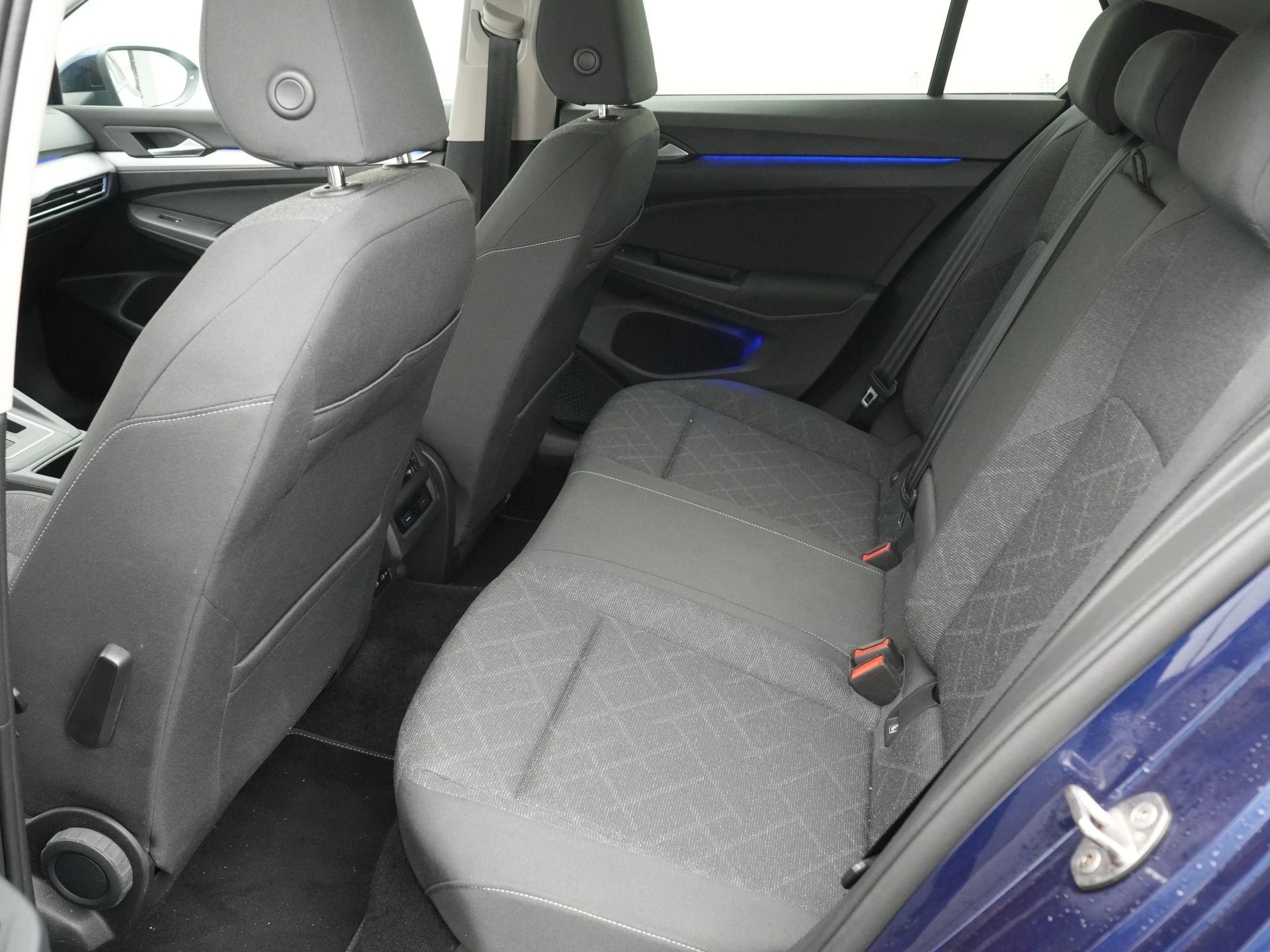 Volkswagen-Golf-image-9