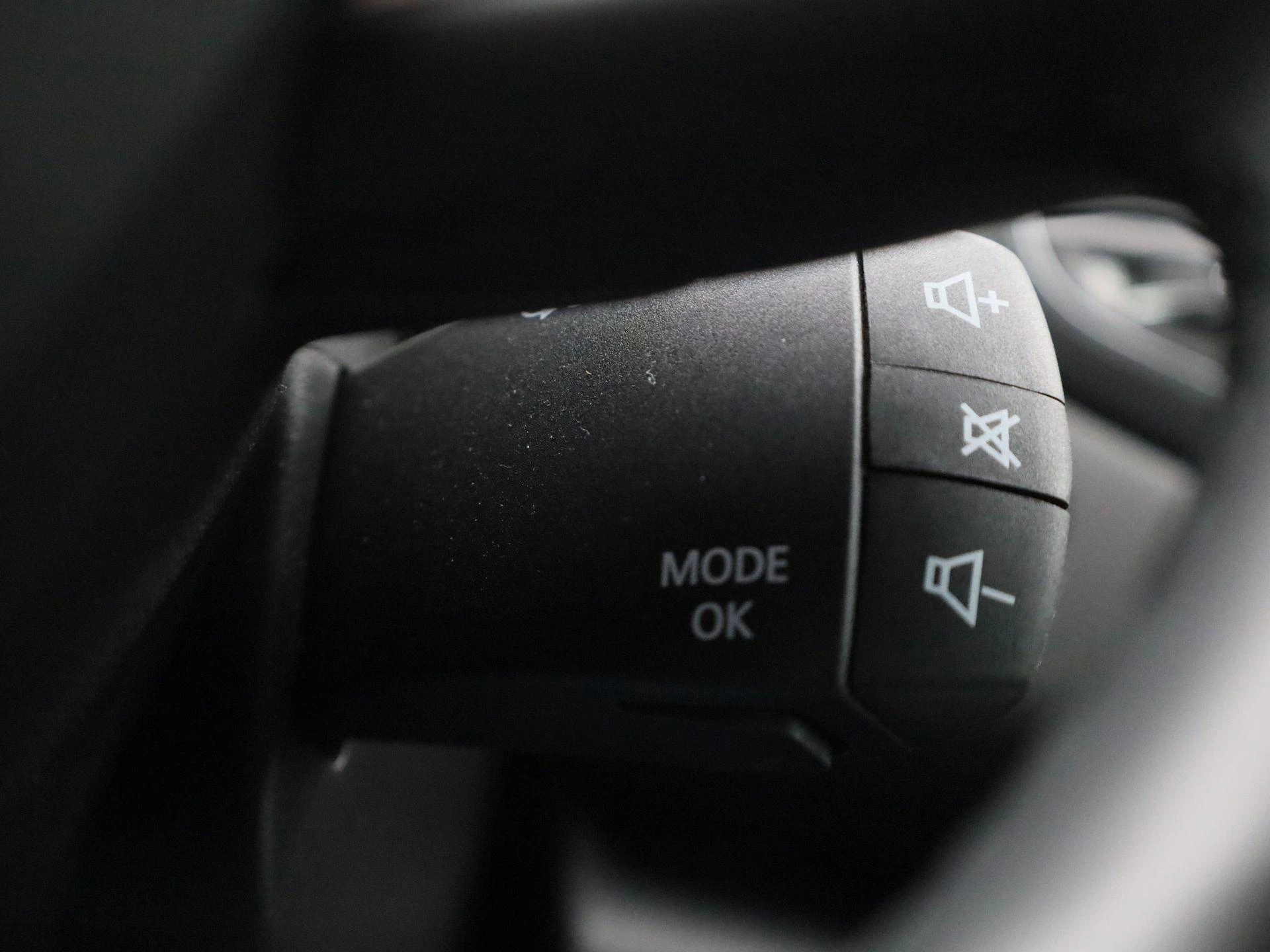 Renault-Mégane Estate-image-22